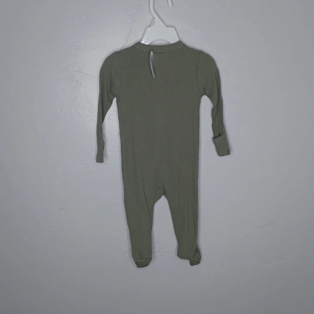 Old Navy‎ Onesie